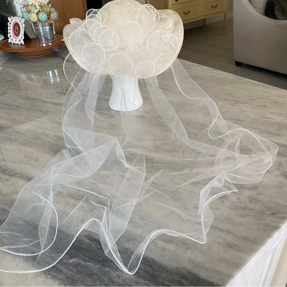 Vintage Wedding Veil Hat  Bride Lace Tulle Vail Cream pearls Roses